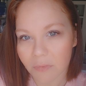 Meet your Posher, Desiree